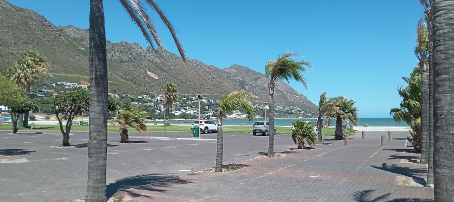 To Let 5 Bedroom Property for Rent in Gordons Bay Village Western Cape